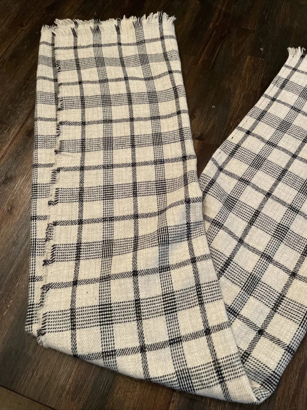 Altare Women’s Shawl Plaid 48 in x 60 in Gray & Black Shimmery